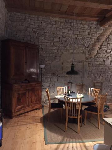 La Maison Du Voyageur 1546 Passavant Экстерьер фото